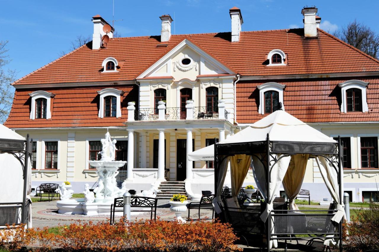Sventes Muiza Hotel Екстериор снимка