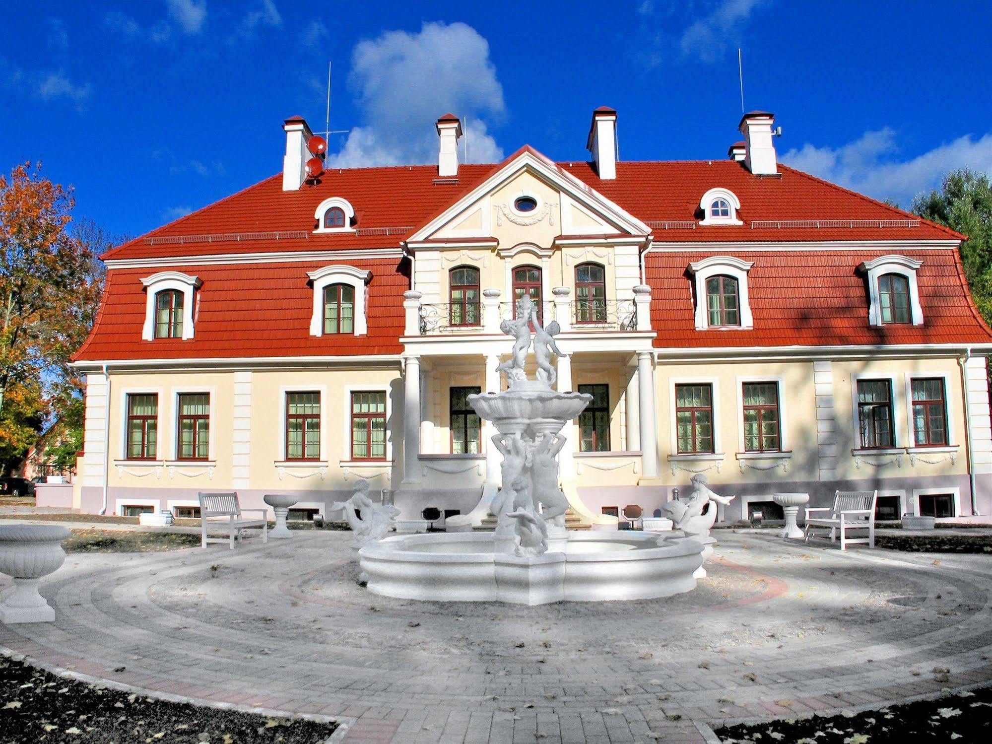 Sventes Muiza Hotel Екстериор снимка